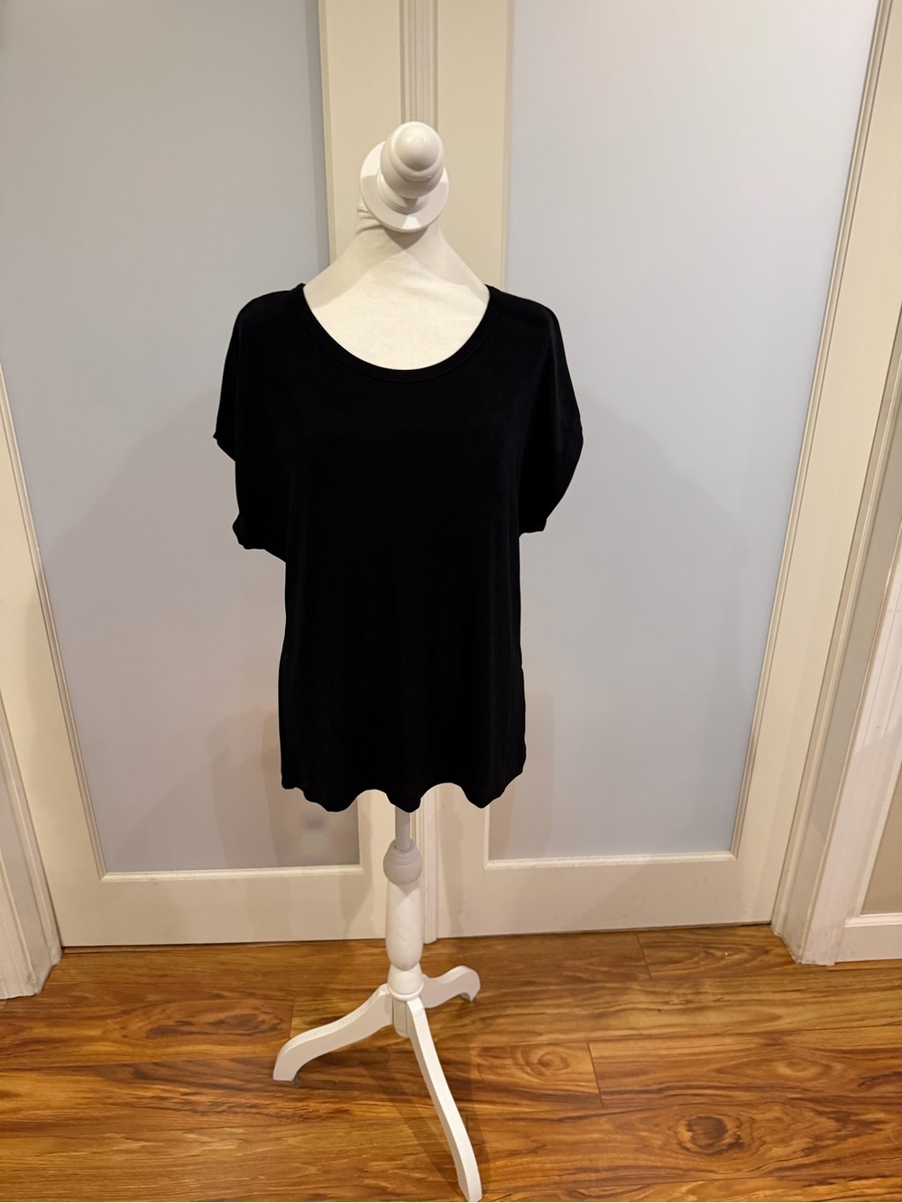 Chico's Black Short Sleeve Scoop Neck Tee